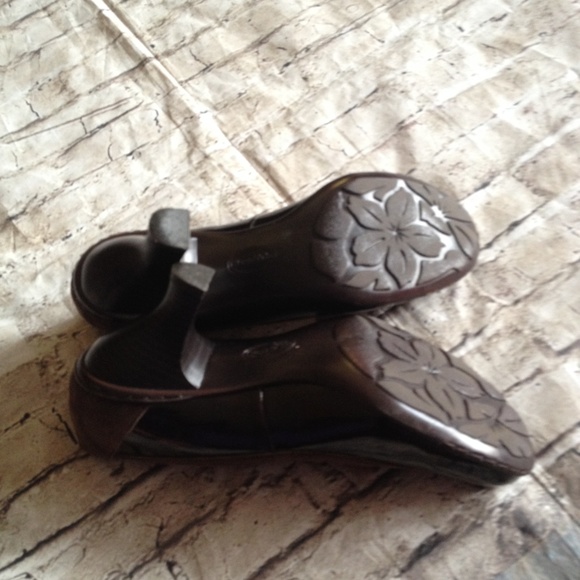 Bass & Co Patent & Suede Heels - Picture 5 of 5